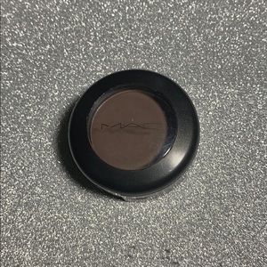 Single MAC eyeshadow pot